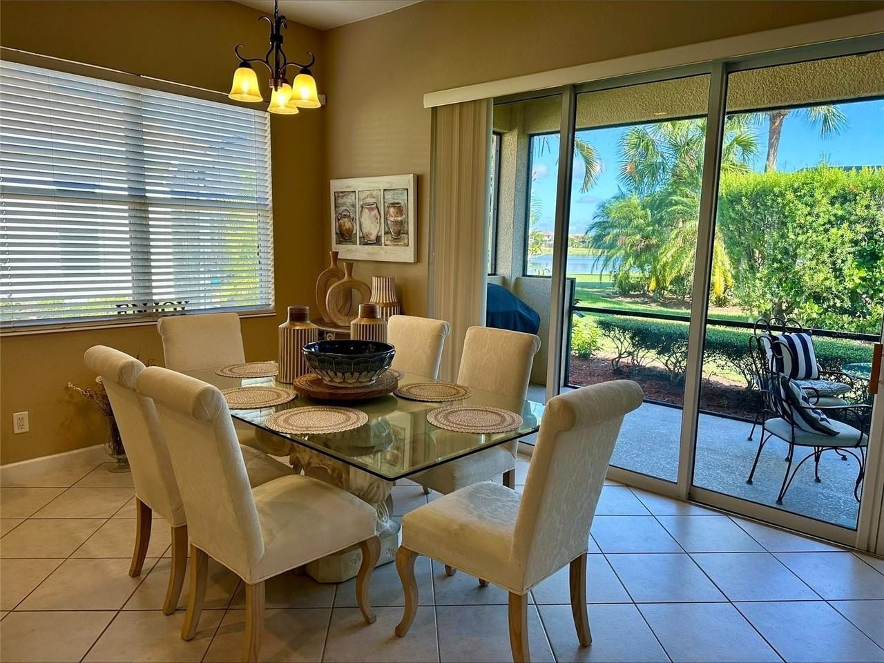 137 Medici Ter - Photo 7 of 25