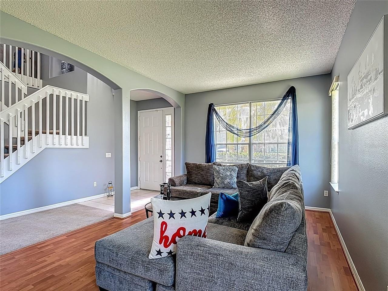 2530 The Oaks Blvd - Photo 5 of 50