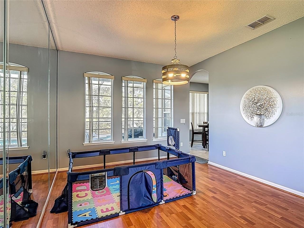 2530 The Oaks Blvd - Photo 7 of 50