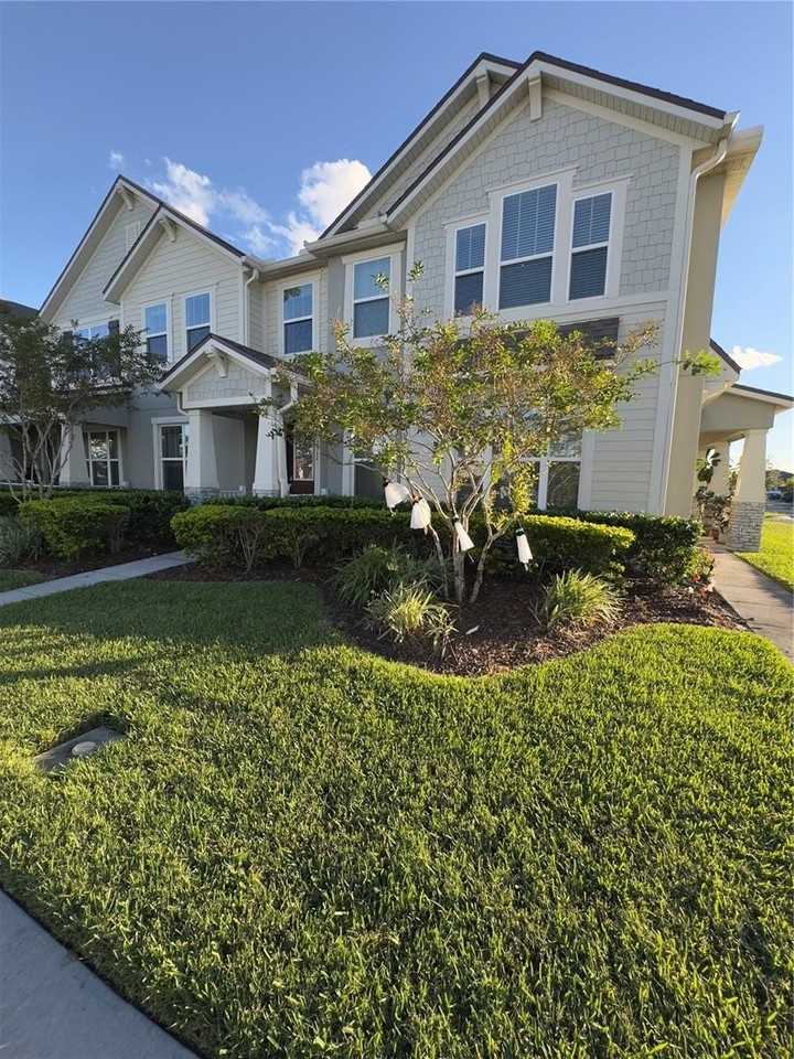 2512 Blowing Breeze Ave - Photo 4 of 22