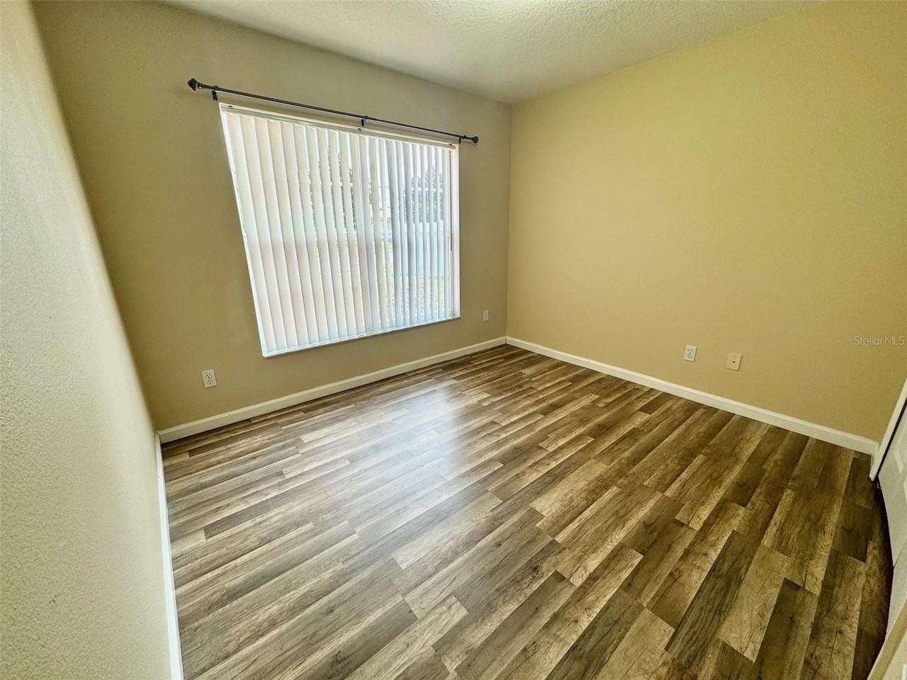 3103 Rawcliffe Rd - Photo 5 of 17