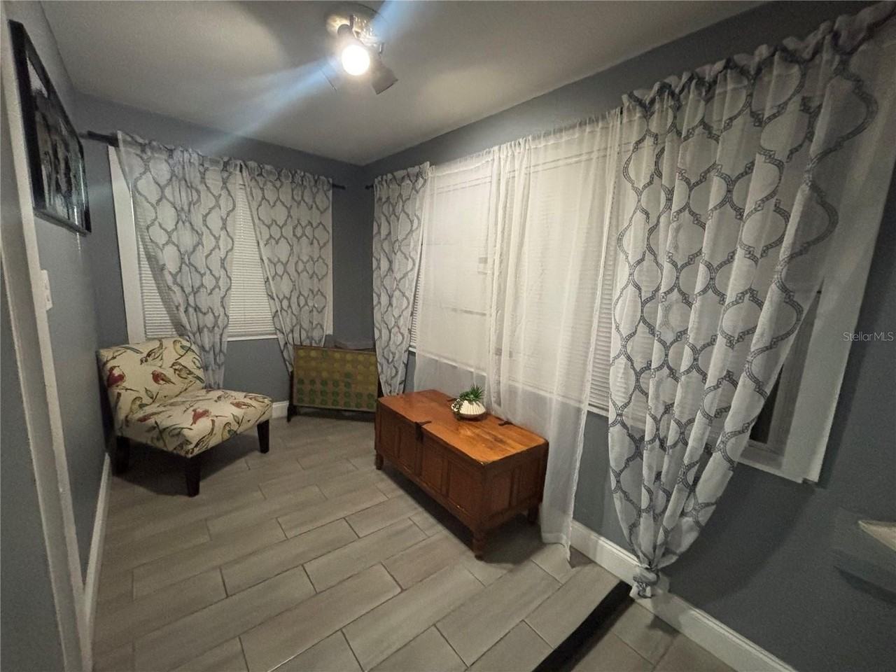 3427 W Palmetto St - Photo 4 of 21