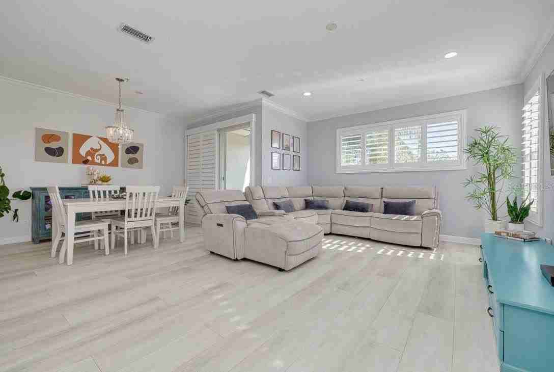 4603 Overlook Drive Northeast - Photo 2 of 17