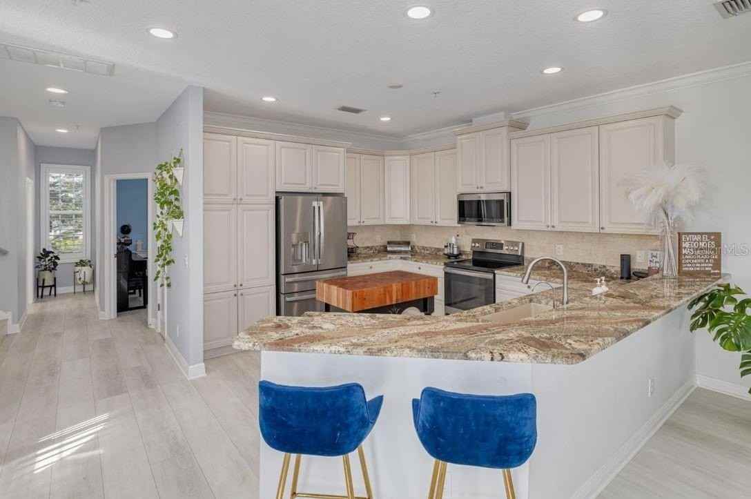 4603 Overlook Drive Northeast - Photo 3 of 17