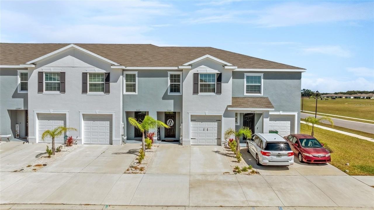 33105 Major Oak Dr - Photo 2 of 42