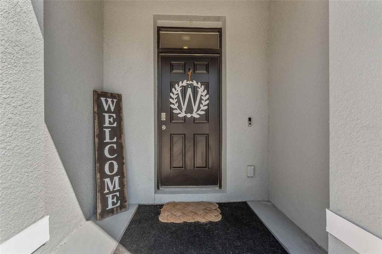 33105 Major Oak Dr - Photo 4 of 42