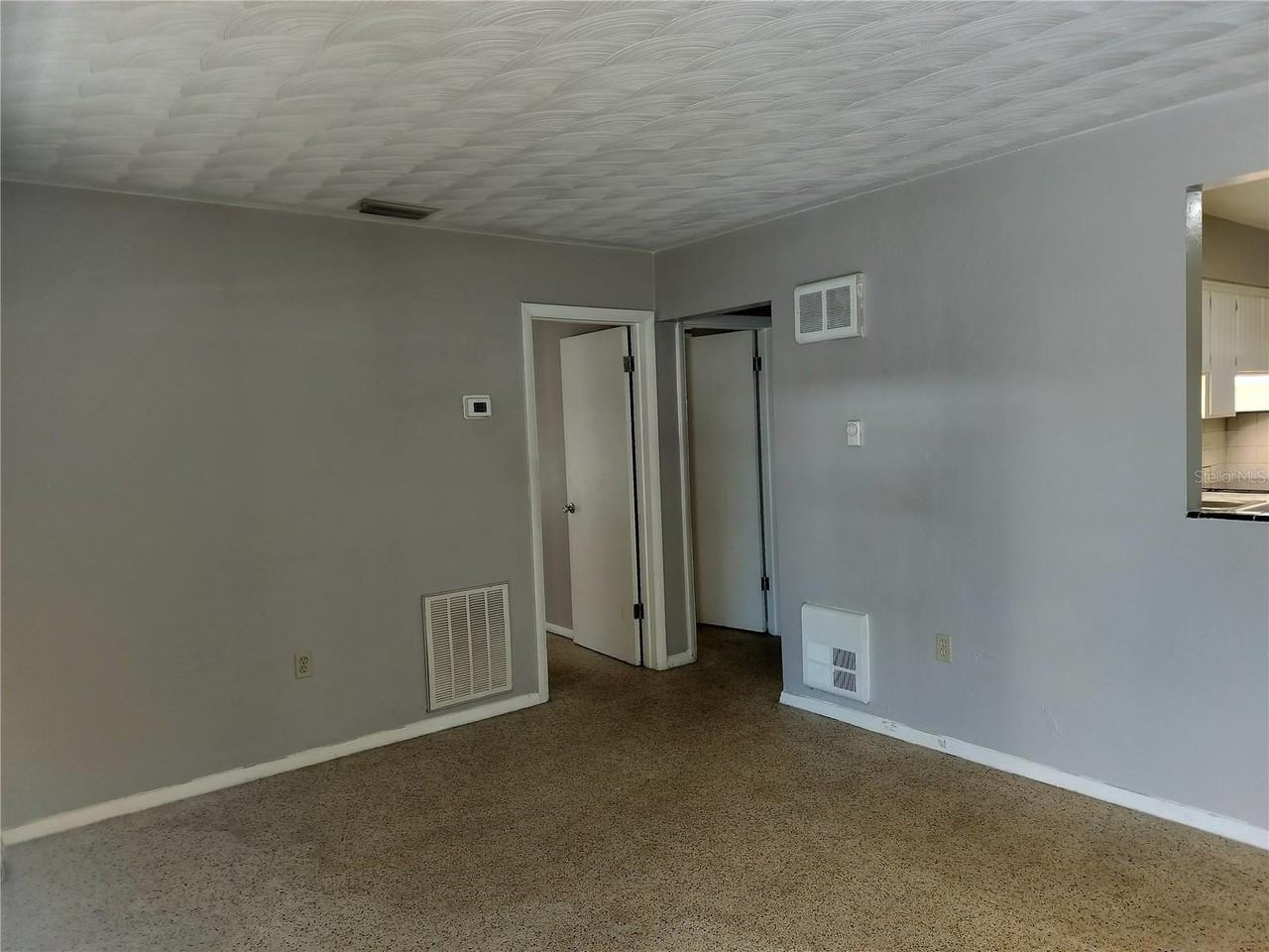 215 Lark Ave - Photo 4 of 36