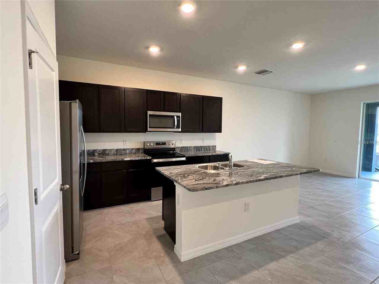 34328 Redwood Dawn Ln - Photo 3 of 25