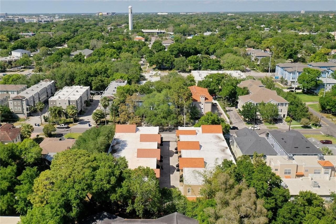 3210 W Horatio St #10 - Photo 3 of 50