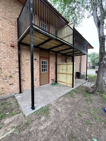 600 East Crockett Street - Photo 3 of 46