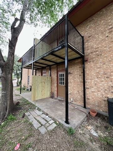 600 East Crockett Street - Photo 4 of 46