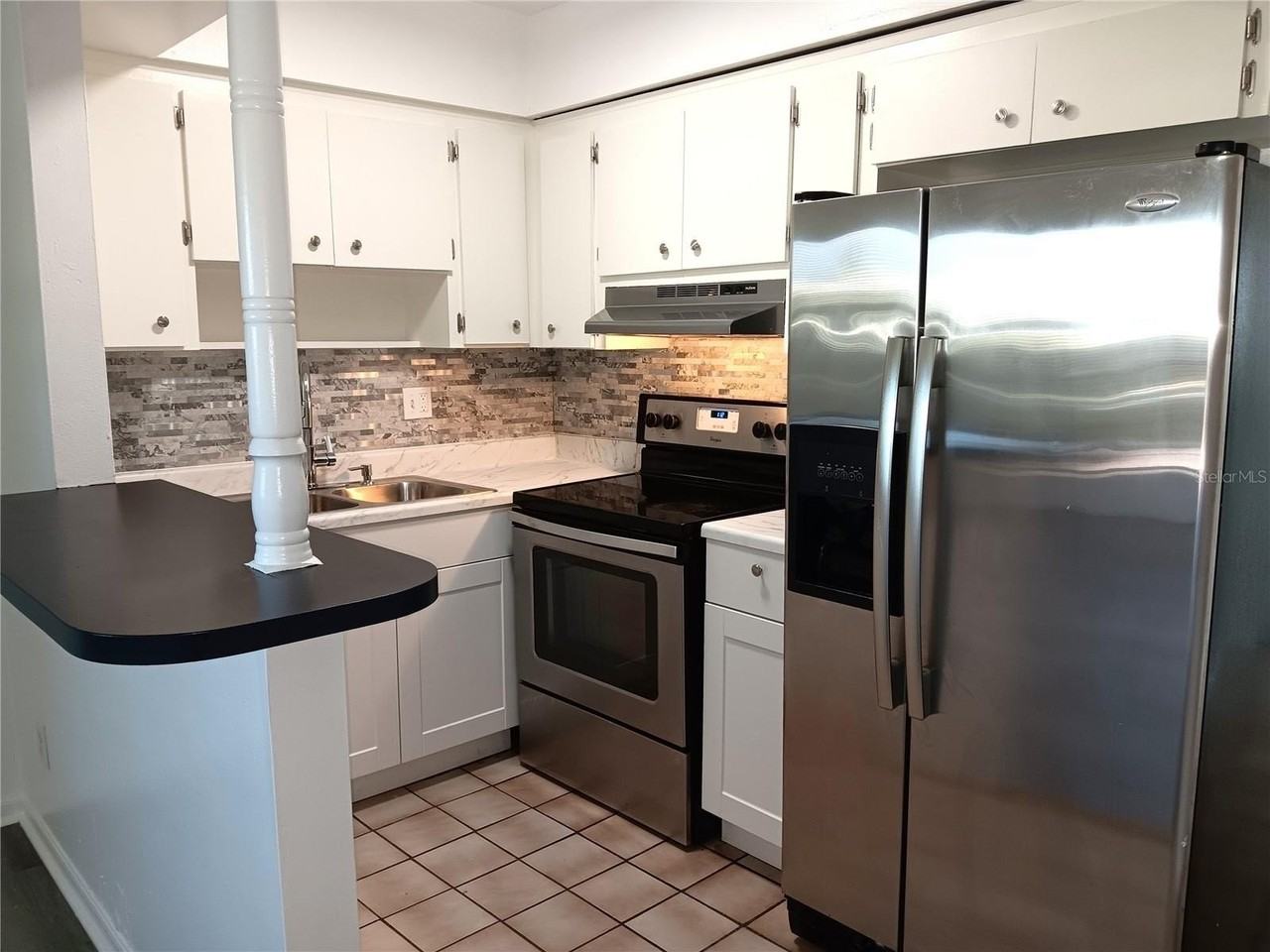 116 Southwest Jefferson Circle North #7 - Photo 4 of 12