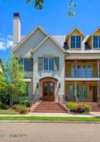 featured image of 208 Eastpark St