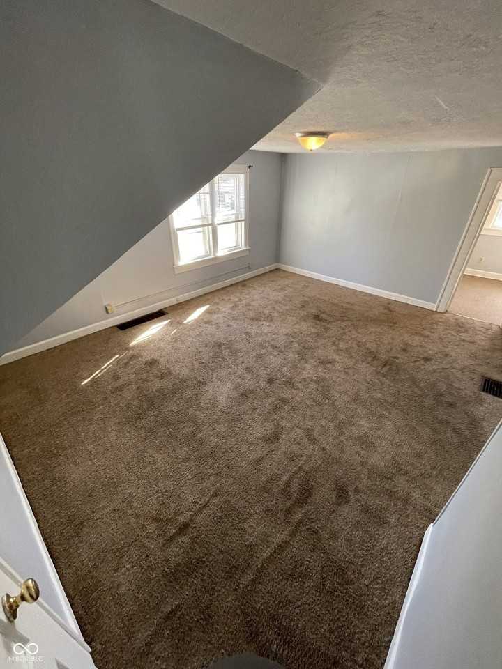 1604 W 15th St #A - Photo 4 of 15