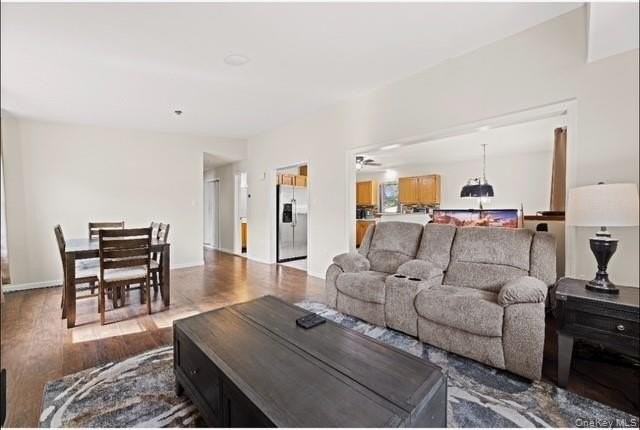 103 E 24th St - Photo 3 of 7