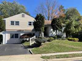 featured image of 7 Frederick Dr