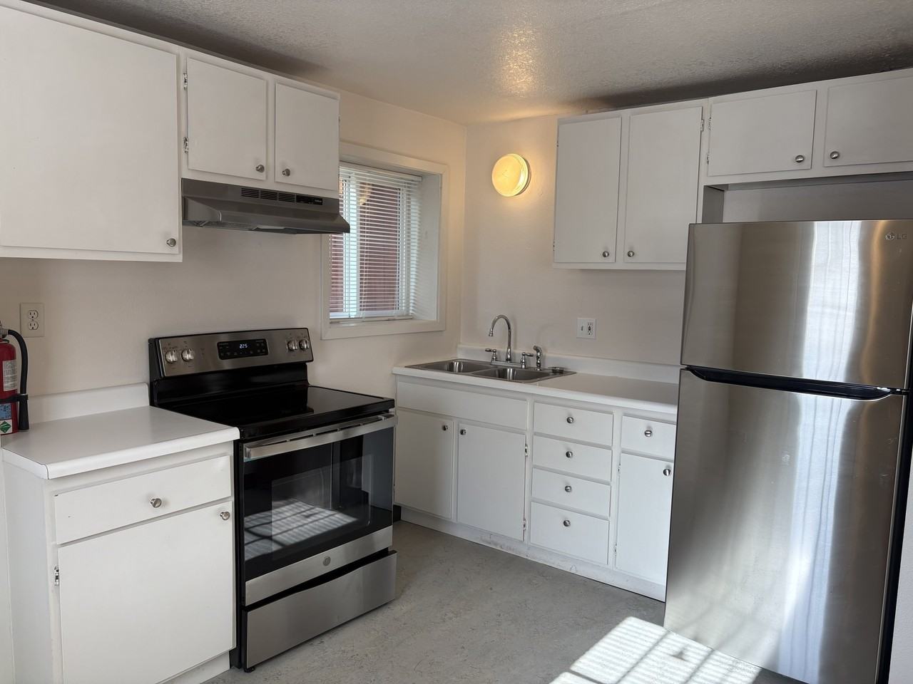 KAF-Edison8220-8236A - Photo 4 of 16