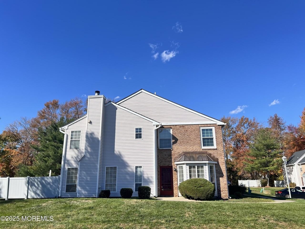 284 Fairfield Pl - Photo 2 of 24