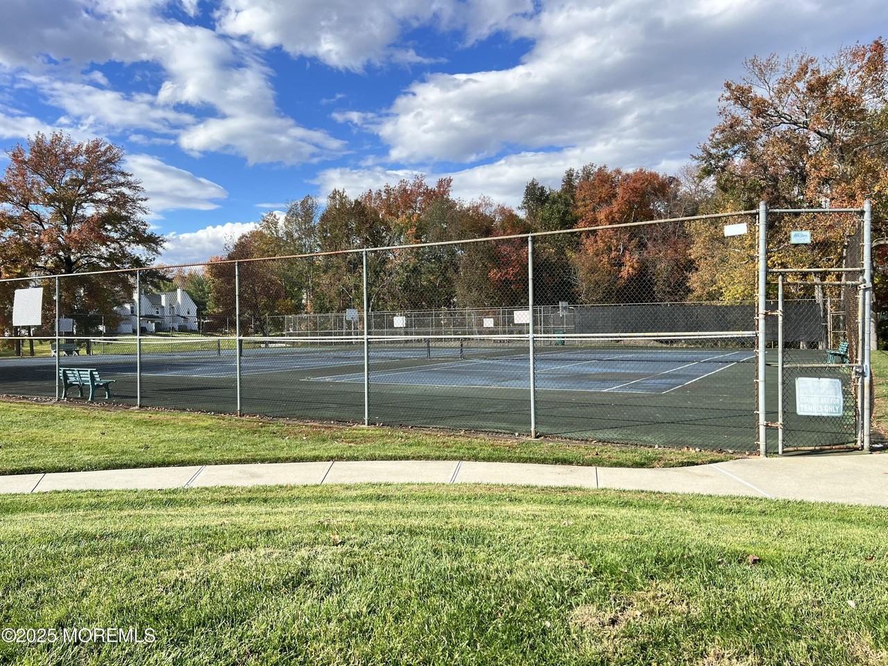 284 Fairfield Pl - Photo 5 of 24