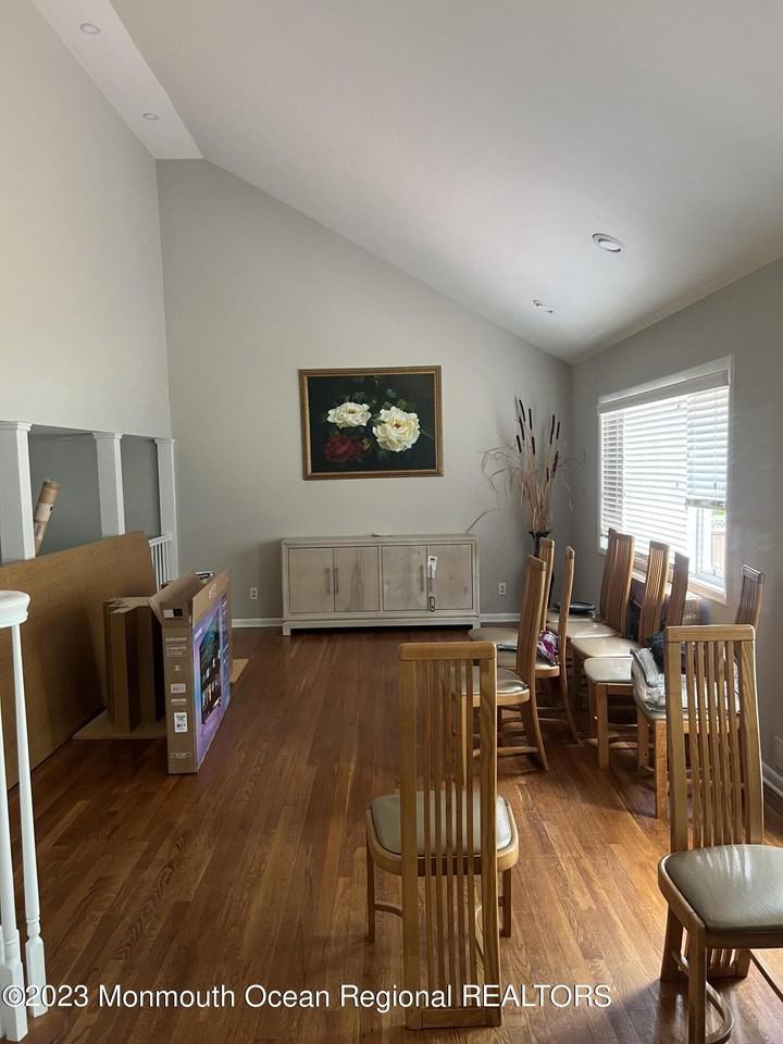 11 Barbara Ln - Photo 4 of 10