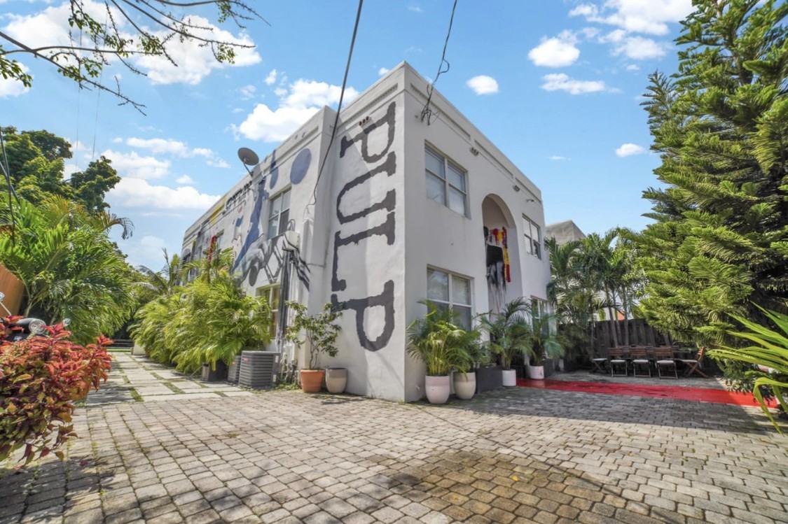 524 Northwest 35th Street - Photo 3 of 15