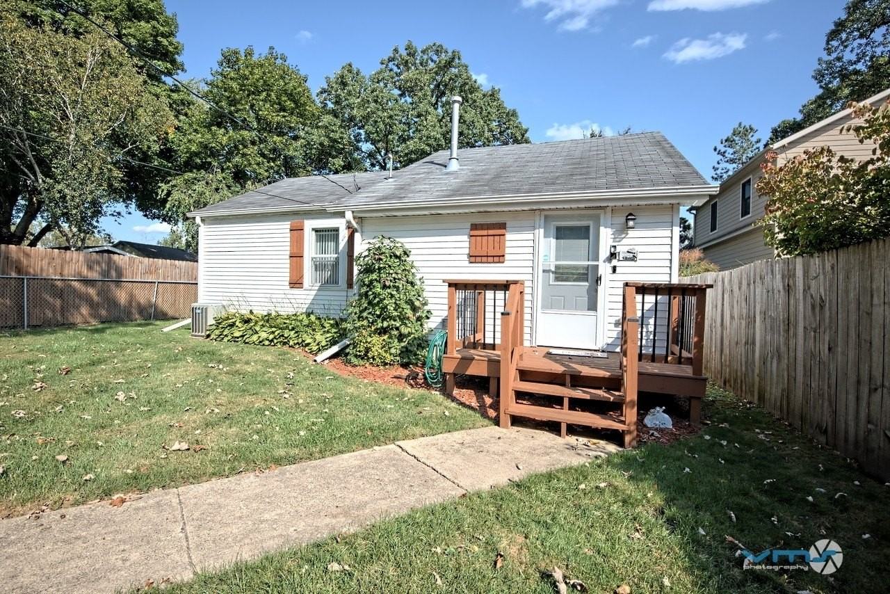 4228 Riverside Drive - Photo 3 of 25