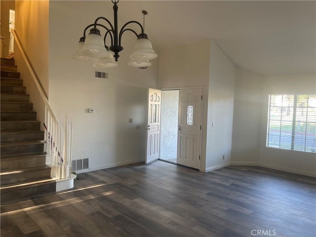 2215 Lobelia Ave - Photo 3 of 18