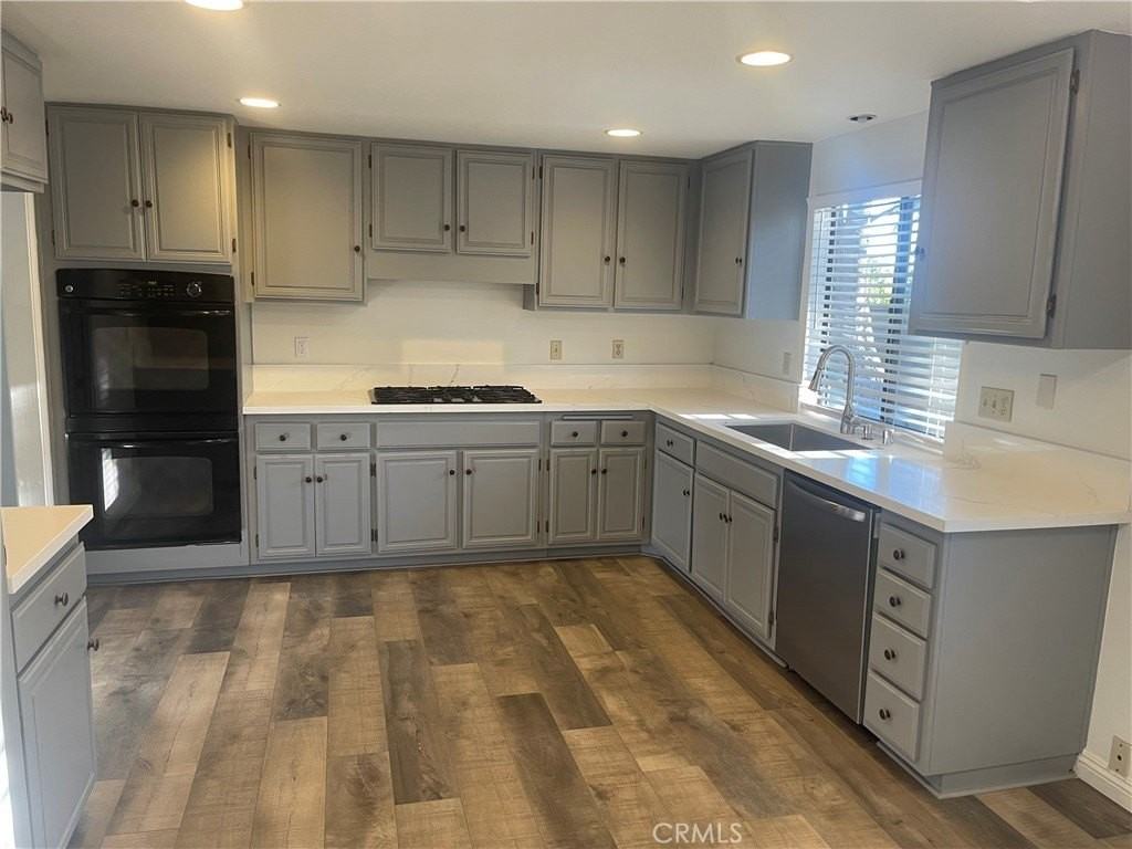 2215 Lobelia Ave - Photo 5 of 18