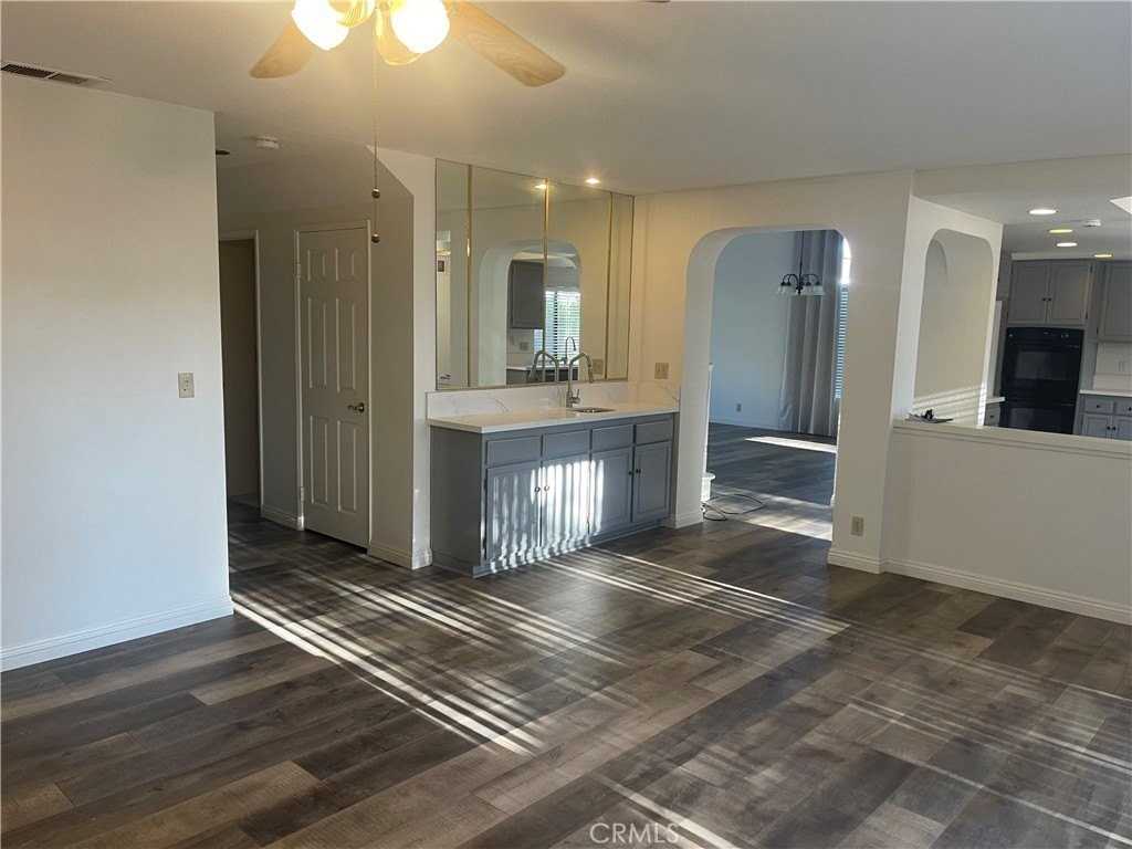 2215 Lobelia Ave - Photo 6 of 18