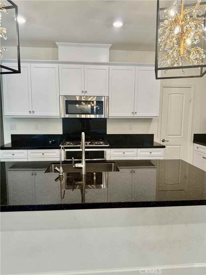 16738 Stags Leap Ln - Photo 7 of 50