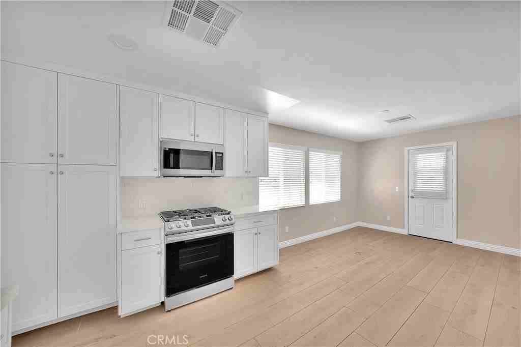 6735 Yellowstone Dr - Photo 3 of 15