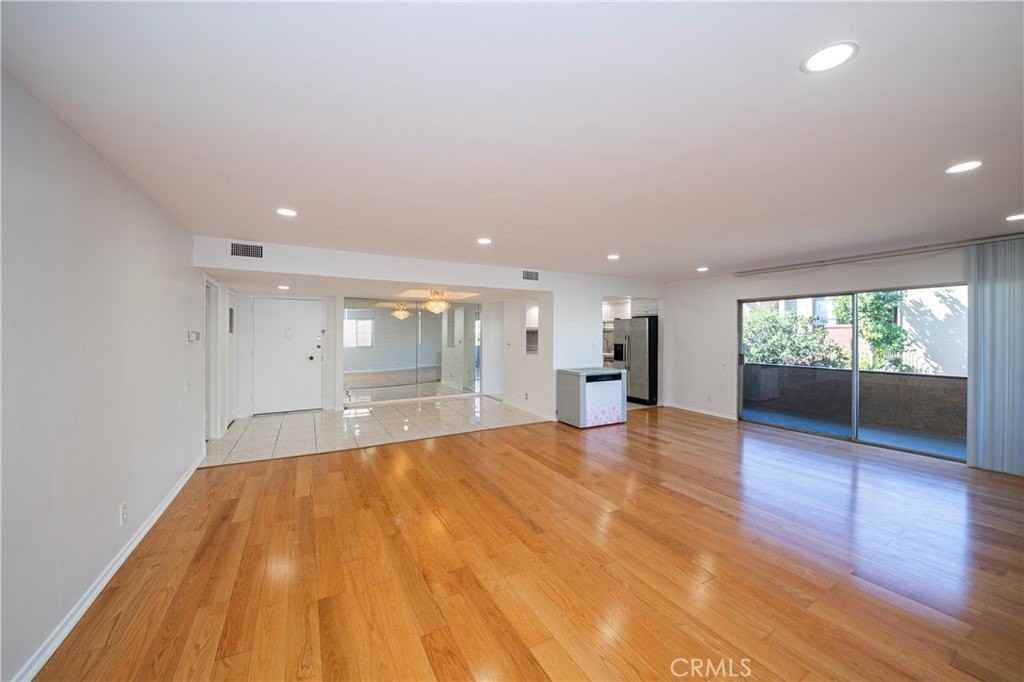 818 Lucerne Avenue #201 - Photo 5 of 23