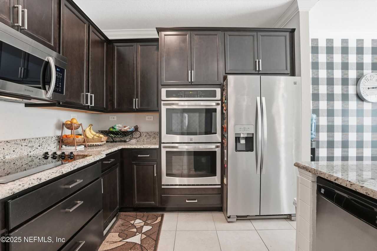 3884 Hammock Bluff Dr - Photo 3 of 34