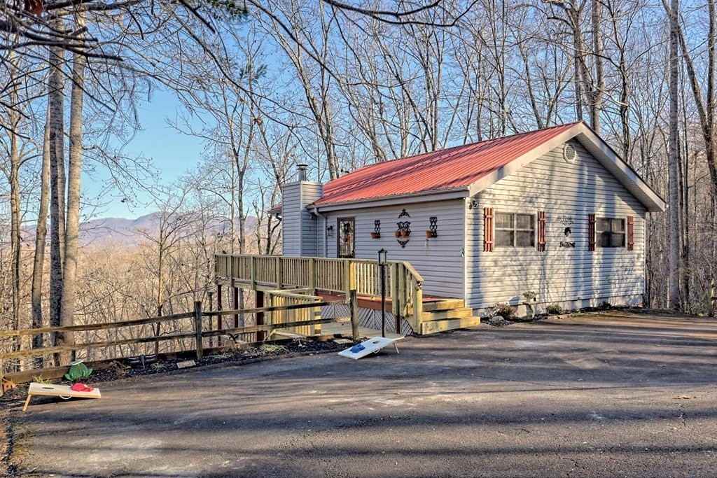 1130 Frog Pond Rd - Photo 3 of 50