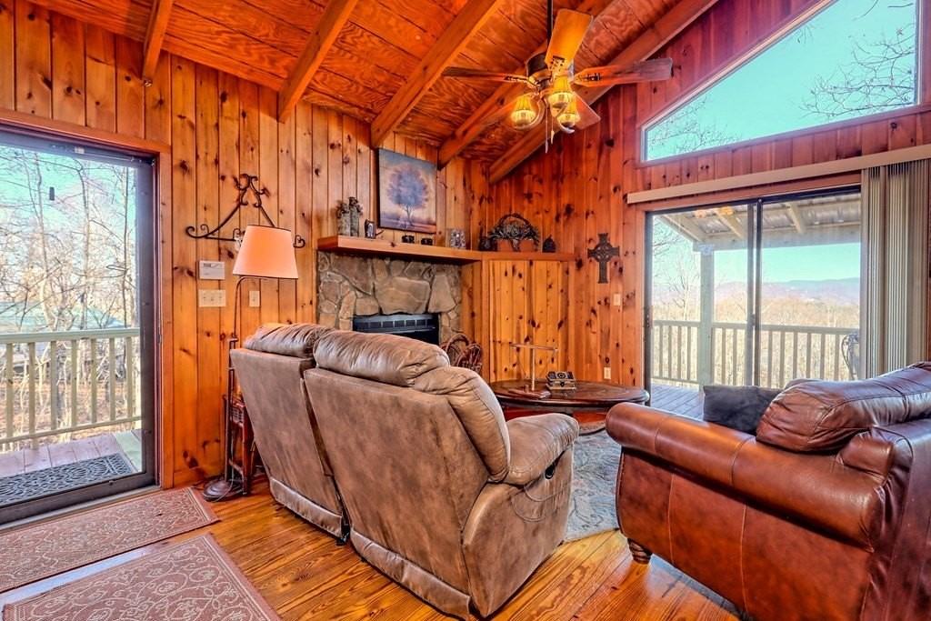 1130 Frog Pond Rd - Photo 7 of 50