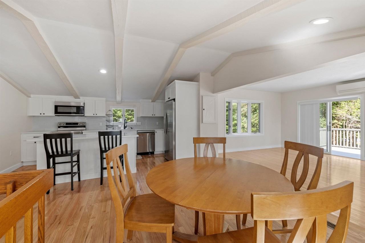 72 Shore Rd - Photo 4 of 39