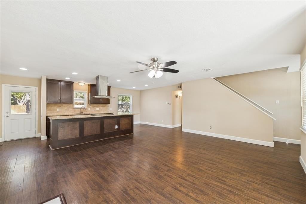 732 Melrose Drive - Photo 4 of 25