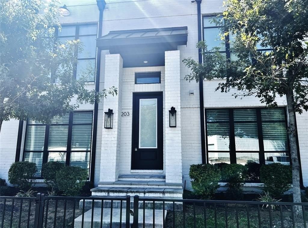 408 Dr Martin Luther King Jr Blvd #203