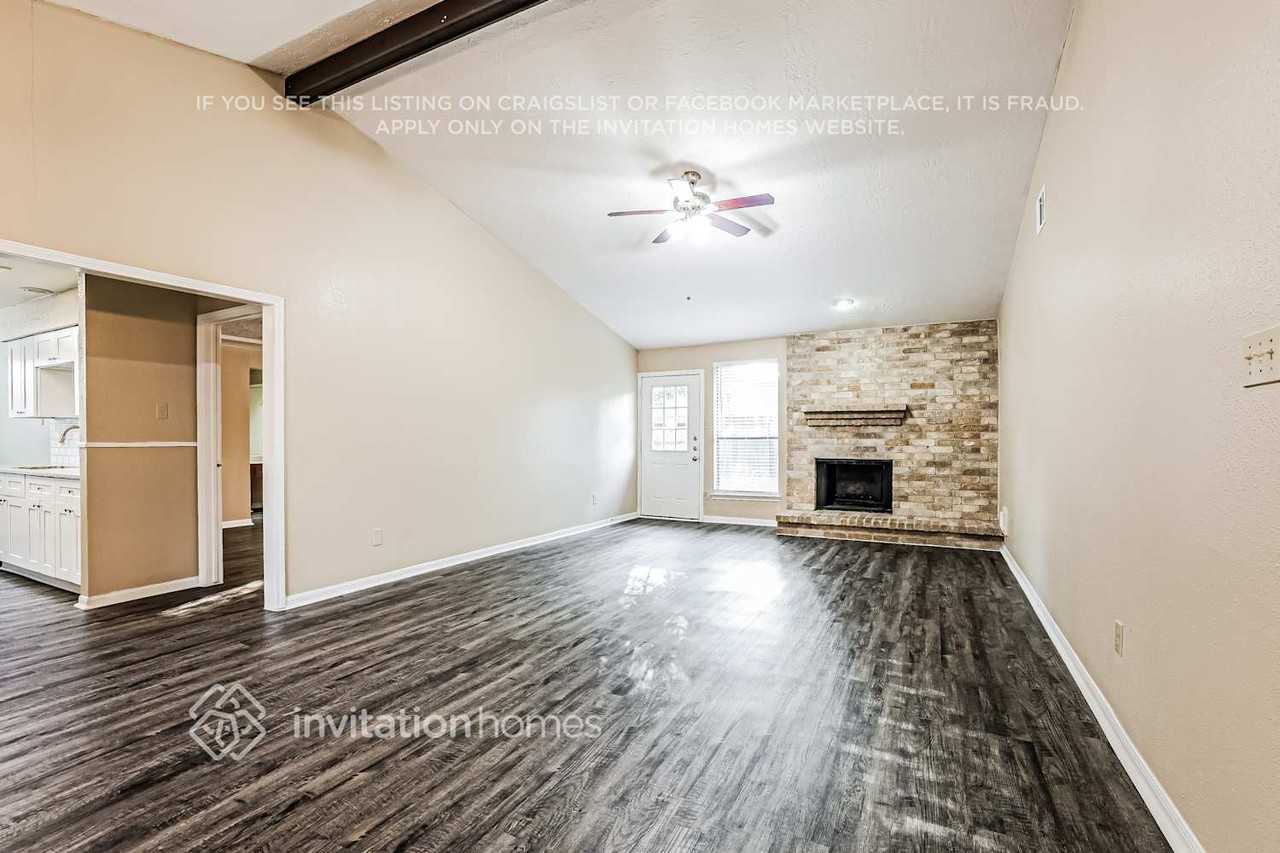 17318 Shrub Oak Dr - Photo 4 of 12