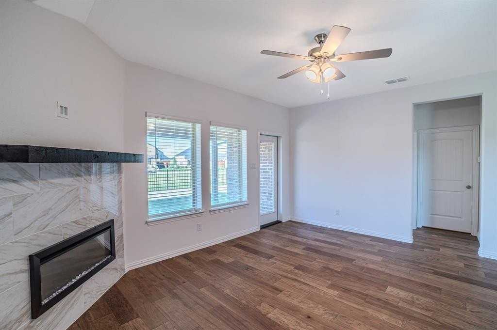 1910 Blackbird Ln - Photo 5 of 26