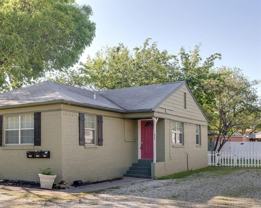 422 E Worth St - Photo 1 of 1