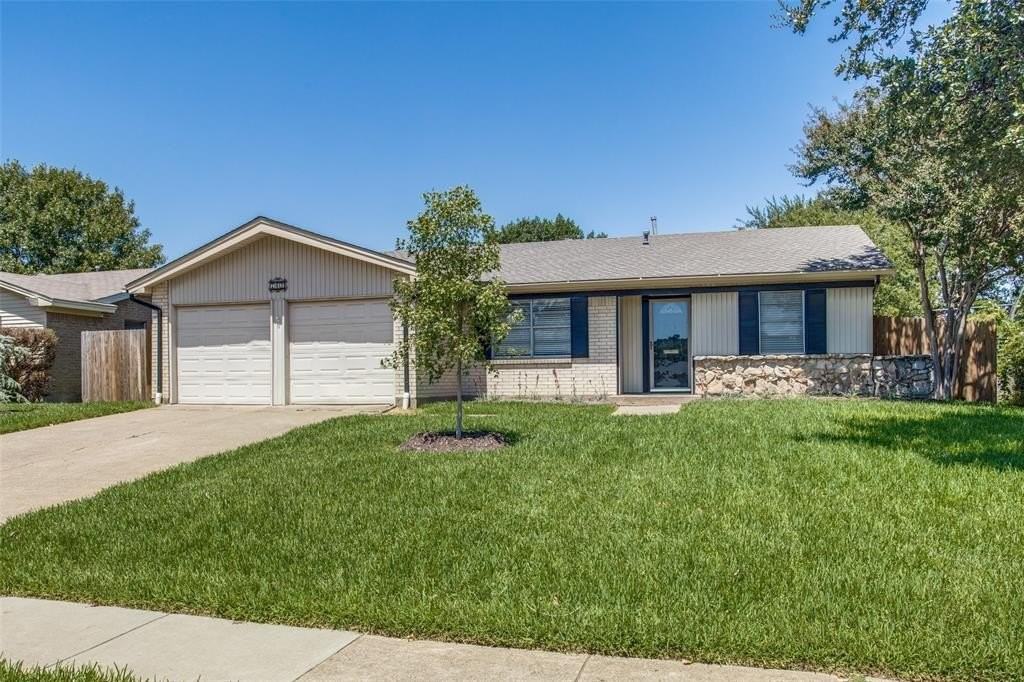 702 Melrose Dr - Photo 2 of 25