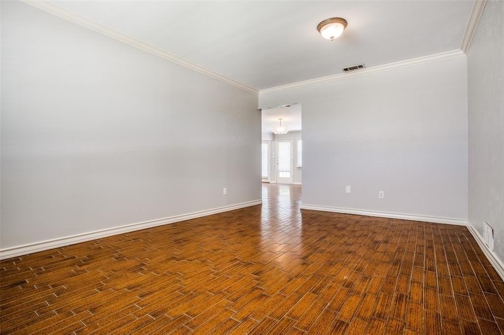 702 Melrose Dr - Photo 5 of 25