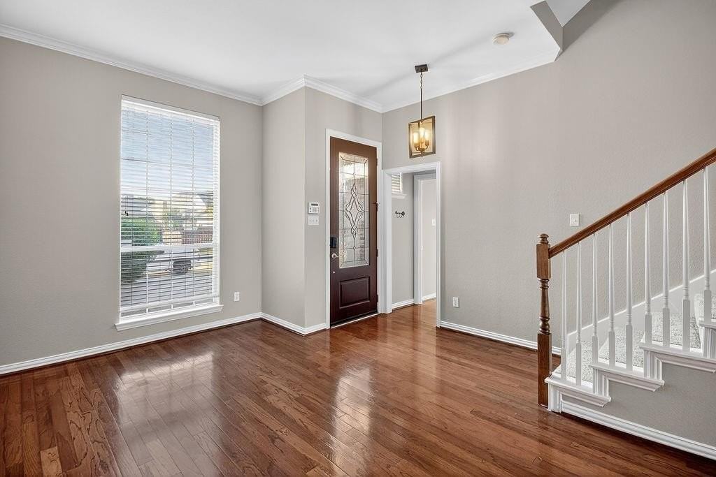 1604 Wagon Wheel Dr - Photo 4 of 40