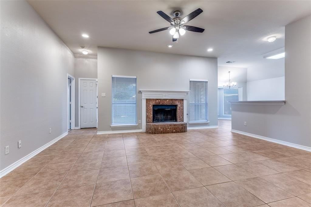 909 Canterbury Drive - Photo 2 of 15