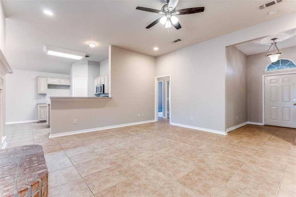 909 Canterbury Drive - Photo 6 of 15