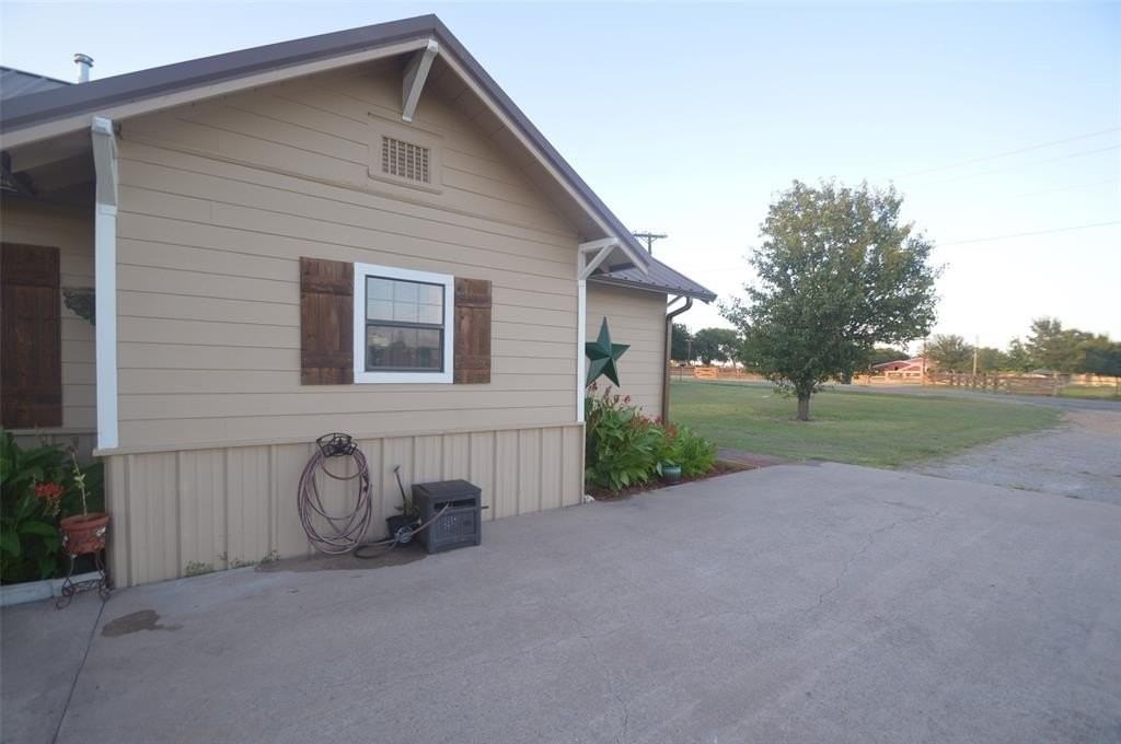 261 Red Rd - Photo 6 of 37