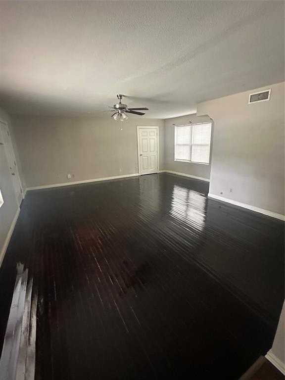 701 Hulme St - Photo 2 of 15