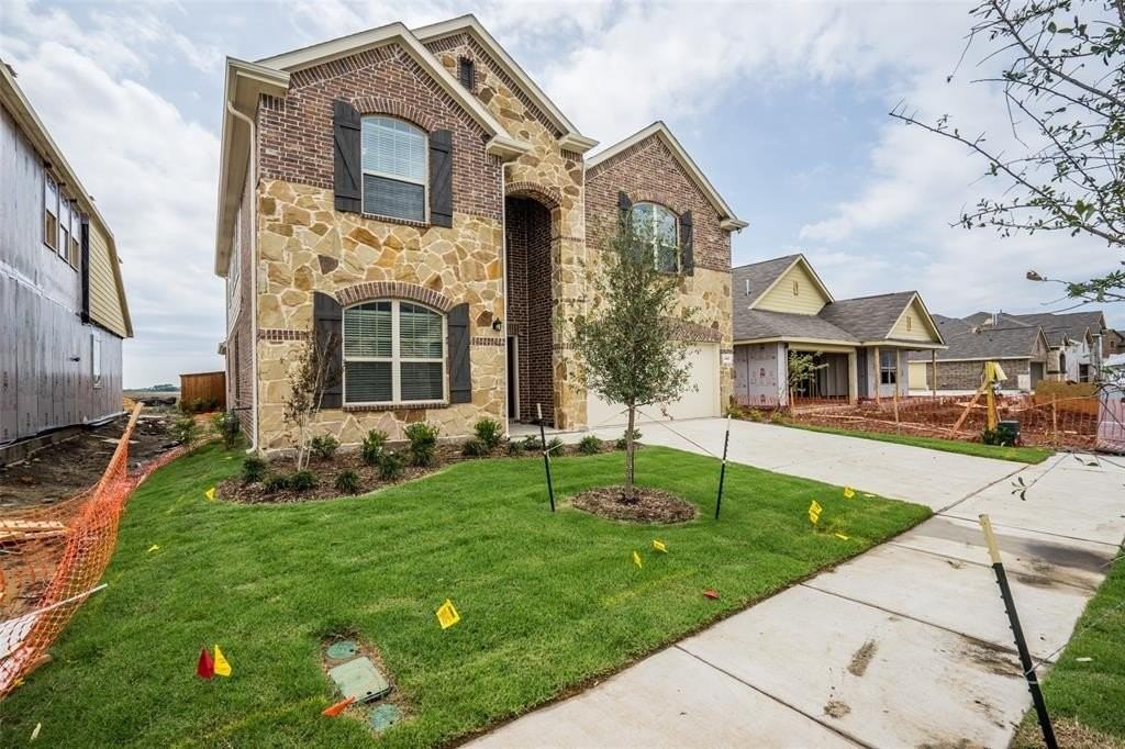 2401 Austin Ln - Photo 2 of 36