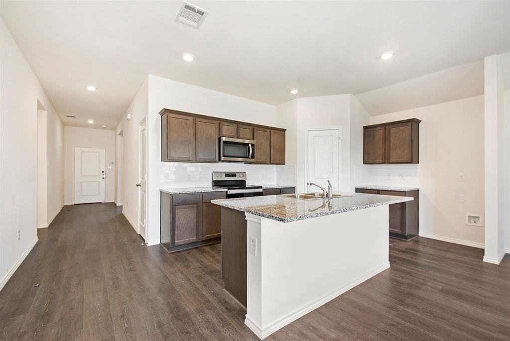 941 Fueller Dr - Photo 4 of 29